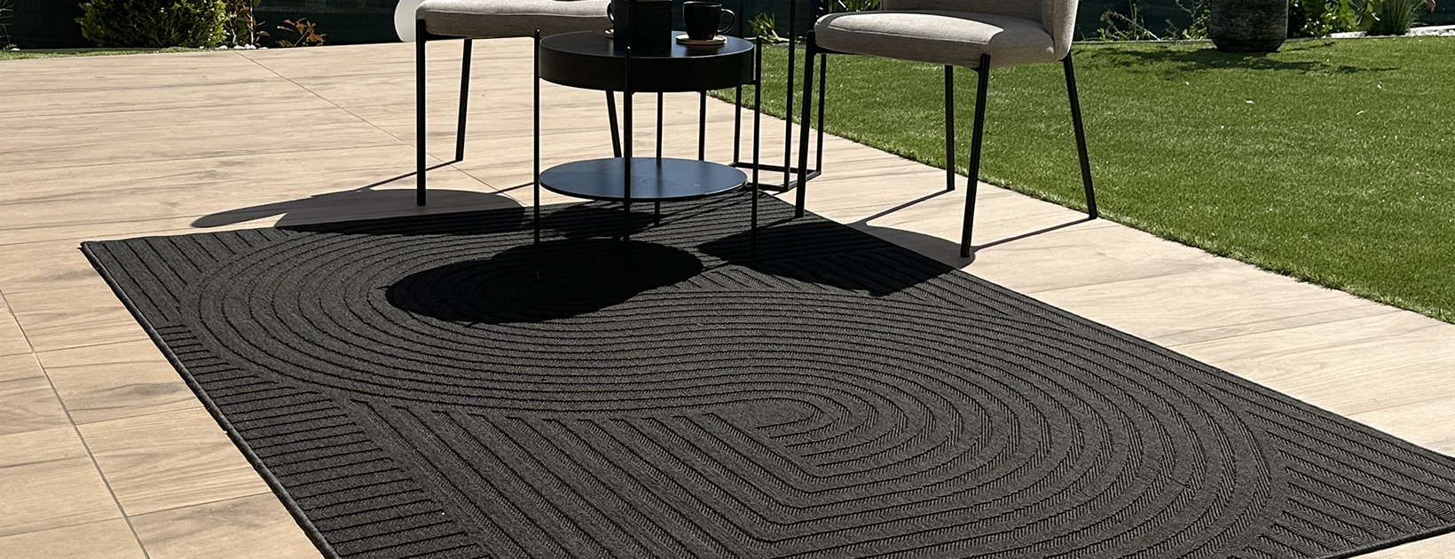 Comment nettoyer un tapis extérieur ? Guide pratique pour un tapis propre et durable Comment nettoyer un tapis extérieur ? Guide pratique pour un tapis propre et durable